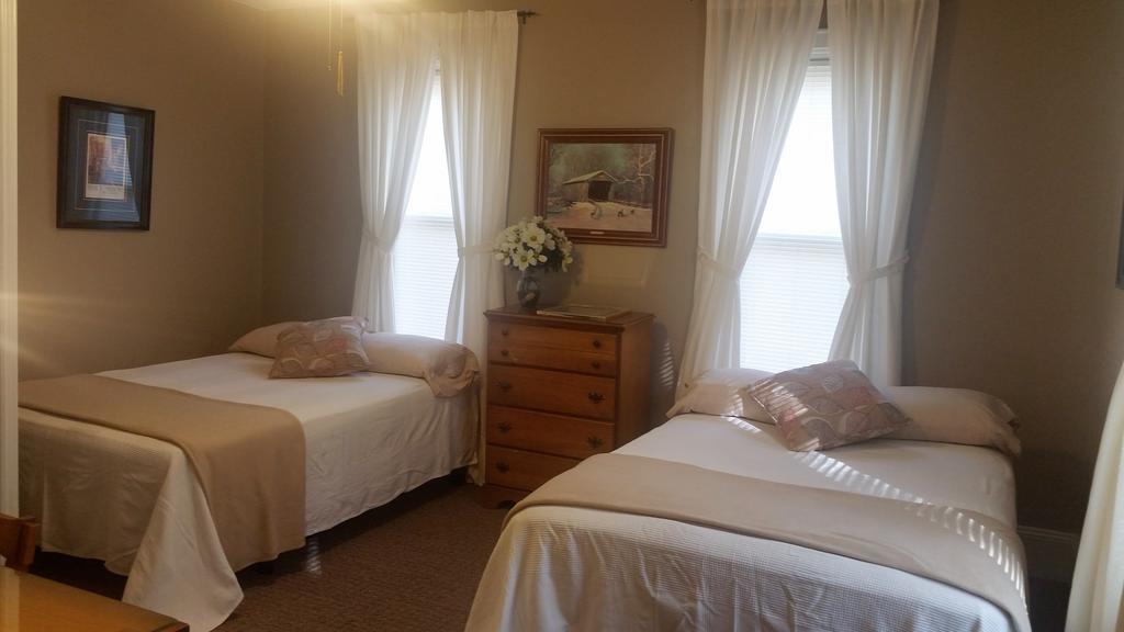 Carraway Guest House Canal Winchester Exterior photo